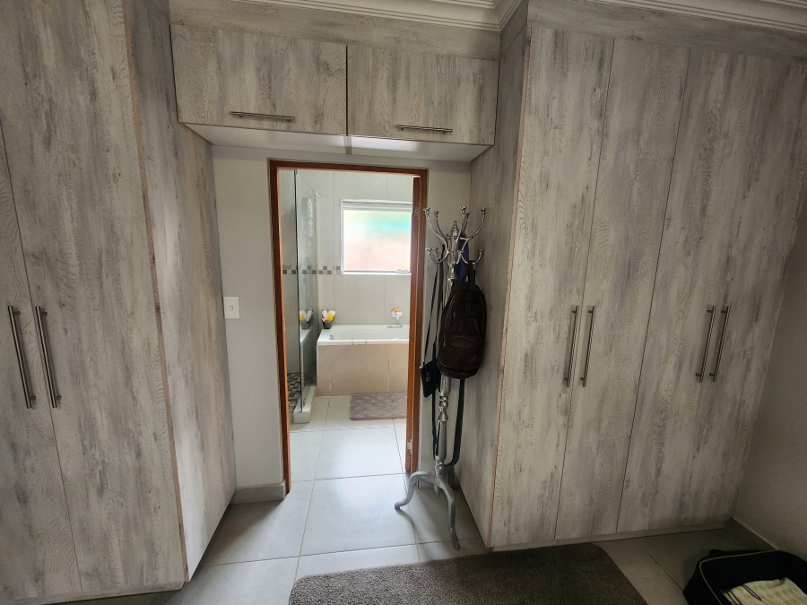 3 Bedroom Property for Sale in Dana Bay Western Cape